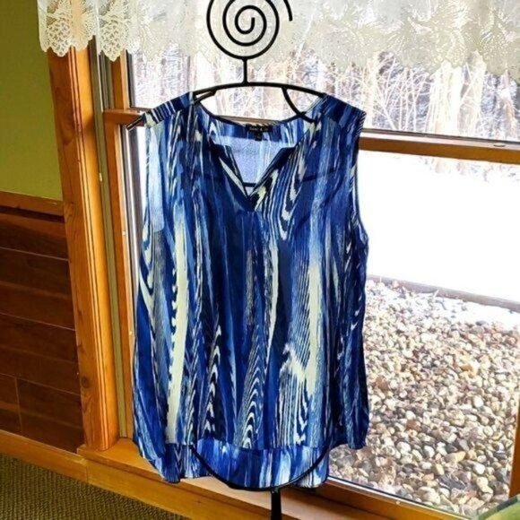 Sami & Jo V-neck Blue Design Sleeveless Sz. L Blouse Tunic - Picture 1 of 7